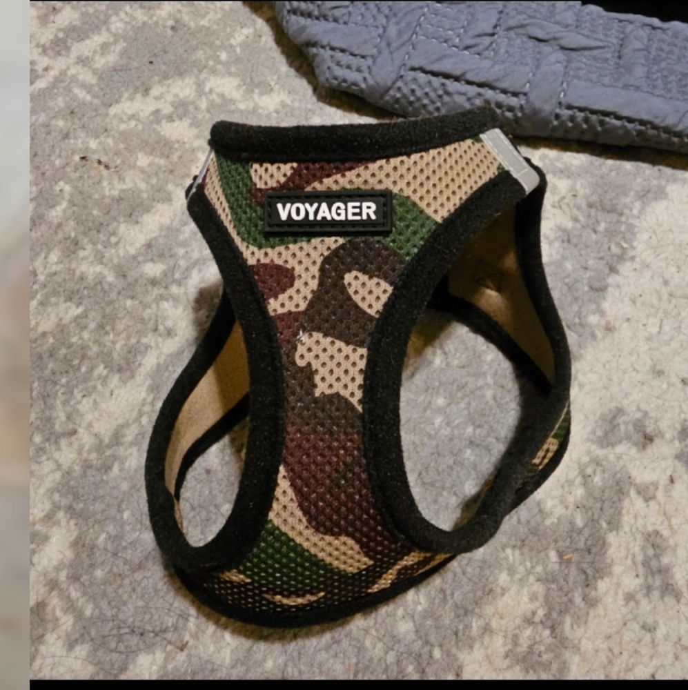 VOYAGER CAMOUFLAGED STEP-IN dog Harnish- All weather mesh.
